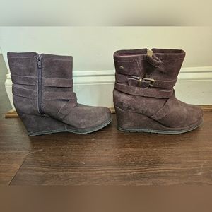 Caterpillar brown wedge suede boots 7.5